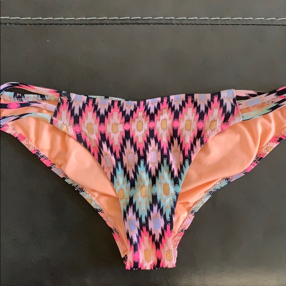 Victoria’s Secret aztec bikini bottoms size small